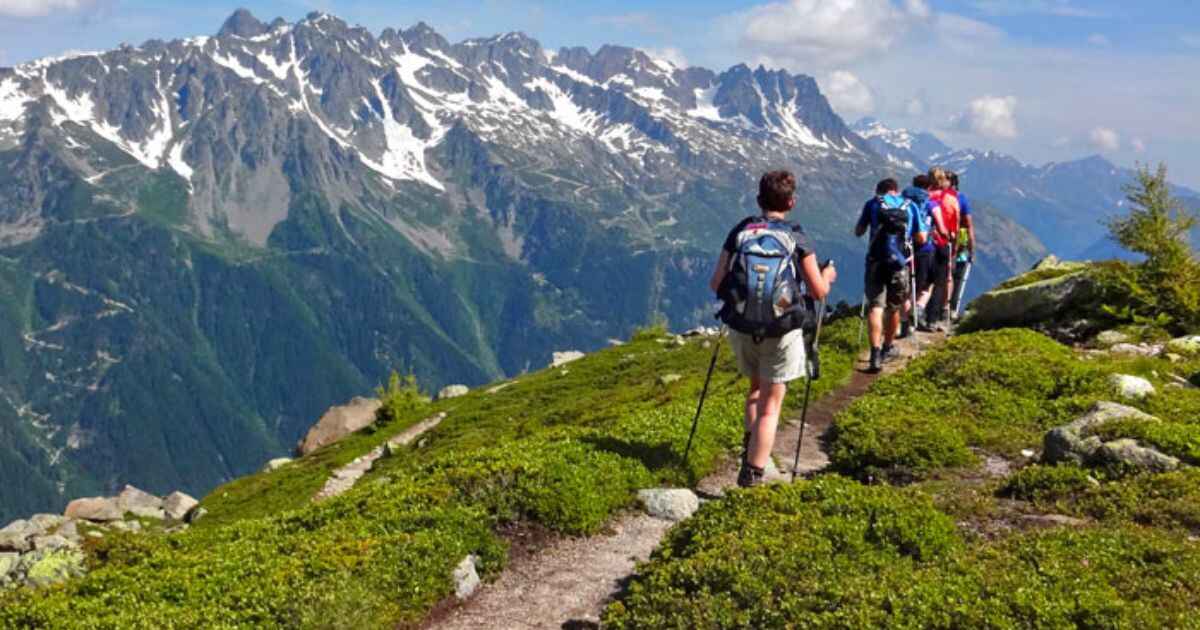 9 Benefits Hiking